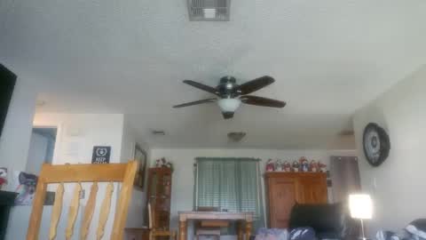 Snapshot of dzznutzzz chatting on 10.07.25 dzznutzzz online show from 10.07.25