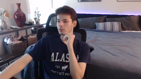 Snapshot of ealexk chatting on 10.08.25 Alex online show from 10.08.25