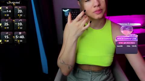 Snapshot of easy_heasy chatting on 01.17.25   online show from 01.17.25