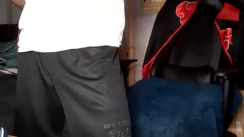 TWITTER   INSTAGRAM    easybreezy20   ONLINE 1230 AM TO 7AM online show from 12.14.24