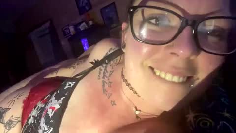 Snapshot of easyednem528280 chatting on 10.19.25 easyednem528280 online show from 10.19.25