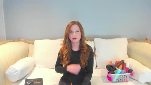 Snapshot of eatmygingersnapps chatting on 12.10.24 Allison online show from 12.10.24