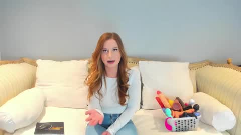 Snapshot of eatmygingersnapps chatting on 12.23.24 Allison online show from 12.23.24