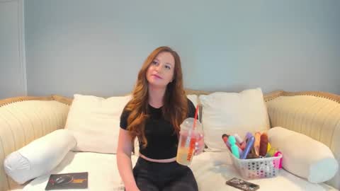 Snapshot of eatmygingersnapps chatting on 01.29.25 Allison online show from 01.29.25