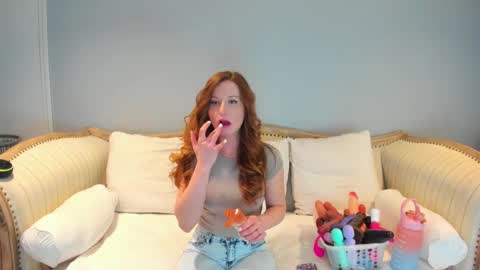 Snapshot of eatmygingersnapps chatting on 02.18.25 Allison online show from 02.18.25