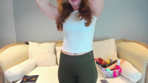 Snapshot of eatmygingersnapps chatting on 03.10.25 Allison online show from 03.10.25