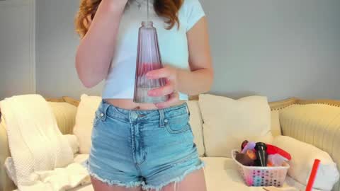 Snapshot of eatmygingersnapps chatting on 10.07.25 Allison online show from 10.07.25