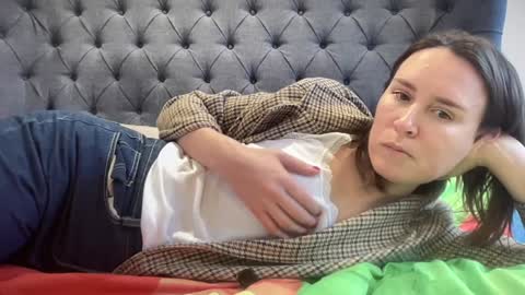 Nadia Ferreira  online show from 01.09.26