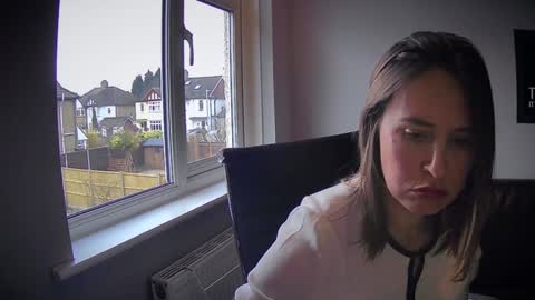 Nadia Ferreira  online show from 03.04.26