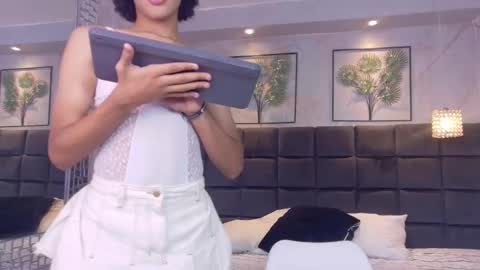 eboneycurly online show from 09.09.25