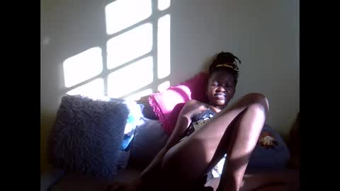 eboniana online show from 01.16.25