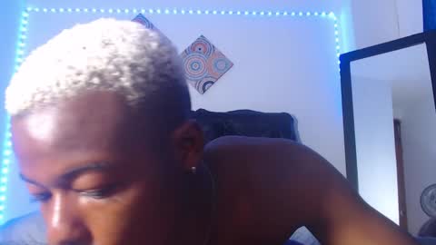 Snapshot of ebonny_stallion chatting on 12.04.24 Chris Palaz  online show from 12.04.24