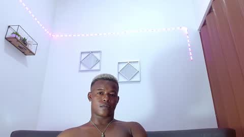 Snapshot of ebonny_stallion chatting on 12.28.24 Chris Palaz  online show from 12.28.24