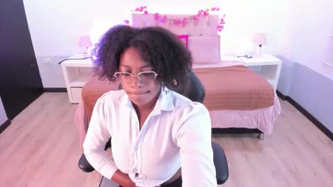 Snapshot of ebony_fantasy2 chatting on 09.19.25 ebony_fantasy2 online show from 09.19.25