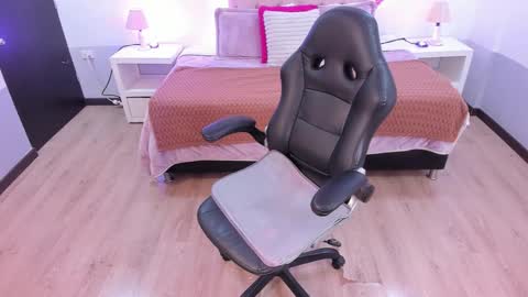 Snapshot of ebony_fantasy2 chatting on 09.26.25 ebony_fantasy2 online show from 09.26.25