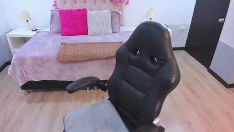 Snapshot of ebony_fantasy2 chatting on 10.16.25 ebony_fantasy2 online show from 10.16.25