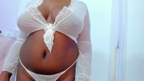 Snapshot of ebony_katterin chatting on 12.24.24 ebony_katterin online show from 12.24.24