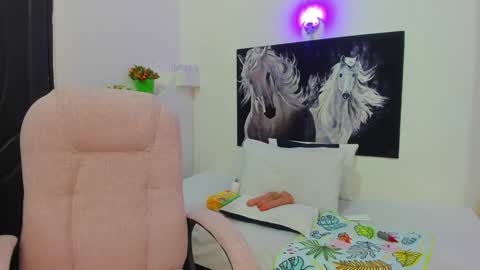 Snapshot of ebony_katterin chatting on 12.26.24 ebony_katterin online show from 12.26.24