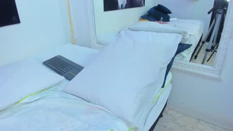 Snapshot of ebony_katterin chatting on 12.30.24 ebony_katterin online show from 12.30.24