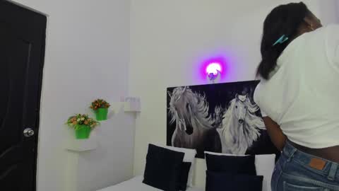 Snapshot of ebony_katterin chatting on 01.26.25 ebony_katterin online show from 01.26.25