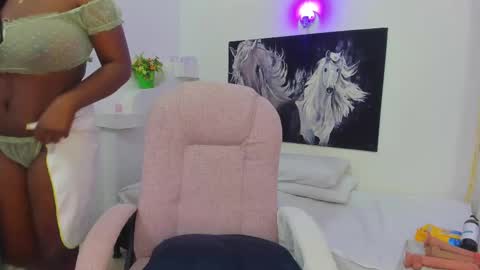 Snapshot of ebony_katterin chatting on 03.11.25 ebony_katterin online show from 03.11.25