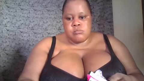 Snapshot of ebony_magixs chatting on 09.19.25 ebony_magixs online show from 09.19.25