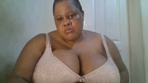 Snapshot of ebony_magixs chatting on 09.28.25 ebony_magixs online show from 09.28.25