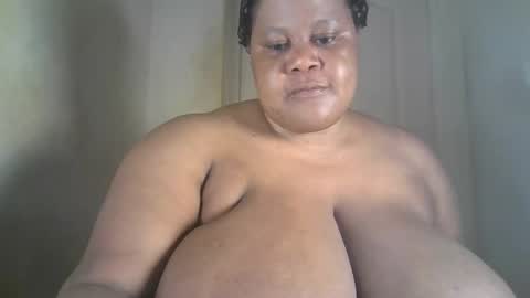 Snapshot of ebony_magixs chatting on 10.04.25 ebony_magixs online show from 10.04.25