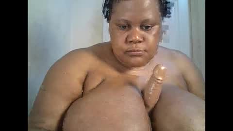 Snapshot of ebony_magixs chatting on 10.08.25 ebony_magixs online show from 10.08.25