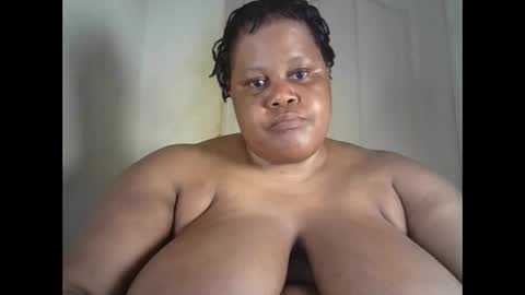 Snapshot of ebony_magixs chatting on 10.12.25 ebony_magixs online show from 10.12.25