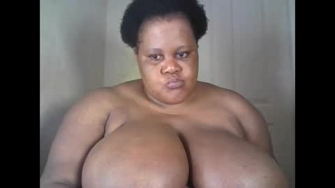 Snapshot of ebony_magixs chatting on 10.23.25 ebony_magixs online show from 10.23.25