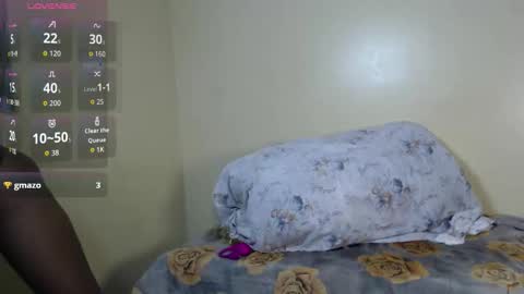 Snapshot of ebony_petite01 chatting on 10.19.25 EBONY PETITE online show from 10.19.25