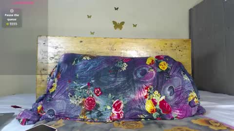 Snapshot of ebony_petite01 chatting on 10.26.25 EBONY PETITE online show from 10.26.25