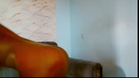 Snapshot of ebony_petitebody1 chatting on 09.15.25 ebony_petitebody1 online show from 09.15.25