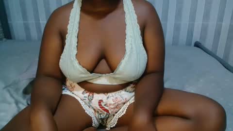 Snapshot of ebony_sabrina chatting on 03.04.25 Sabrina online show from 03.04.25