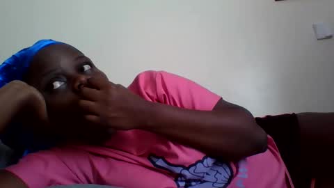 Snapshot of ebony_tasha chatting on 06.10.26 tasha online show from 06.10.26