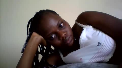 Snapshot of ebony_tasha chatting on 06.18.26 tasha online show from 06.18.26