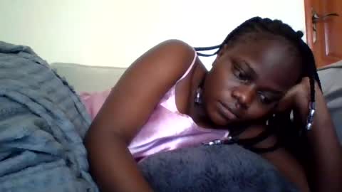 Snapshot of ebony_tasha chatting on 06.21.26 tasha online show from 06.21.26