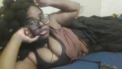 Snapshot of ebonybigtitqueen1 chatting on 10.26.25 ebonybigtitqueen1 online show from 10.26.25