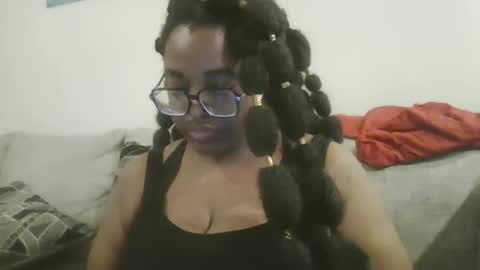 Snapshot of ebonybigtitqueen1 chatting on 10.27.25 ebonybigtitqueen1 online show from 10.27.25