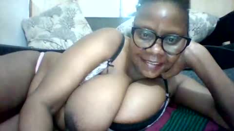 Snapshot of ebonybussy chatting on 01.03.25 MAMITO online show from 01.03.25