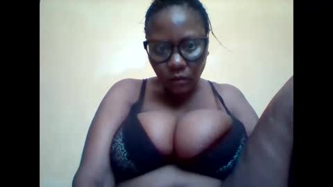 Snapshot of ebonybussy chatting on 09.15.25 MAMITO online show from 09.15.25