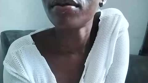 Ebony Melanie online show from 02.05.25