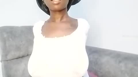 Ebony Melanie online show from 02.12.25