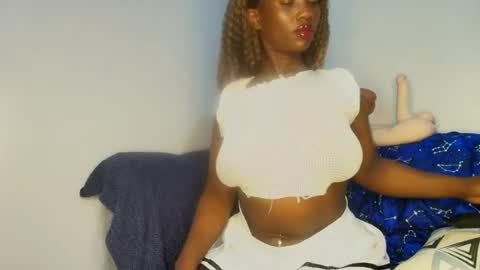 Snapshot of ebonycandymelani chatting on 07.16.26 Ebony Melanie online show from 07.16.26