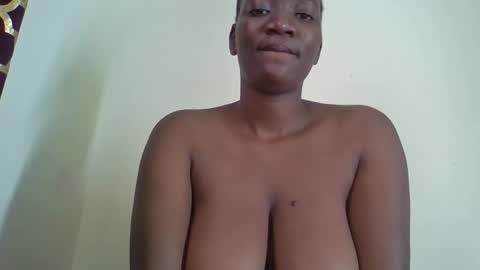 Snapshot of ebonycreamy2025 chatting on 03.02.26 ebonycreamy2025 online show from 03.02.26