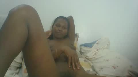 Snapshot of ebonycutegal1996 chatting on 02.07.25 TRIZER online show from 02.07.25