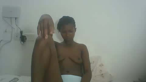 Snapshot of ebonycutegal1996 chatting on 02.20.25 TRIZER online show from 02.20.25