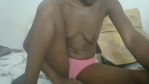 Snapshot of ebonycutegal1996 chatting on 03.03.25 TRIZER online show from 03.03.25