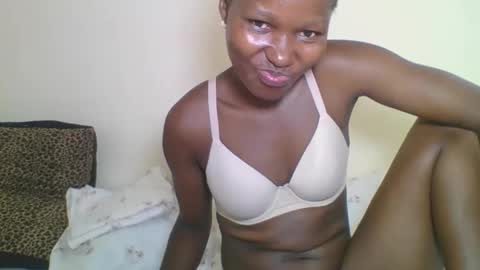 Snapshot of ebonycutegal1996 chatting on 11.17.25 TRIZER online show from 11.17.25